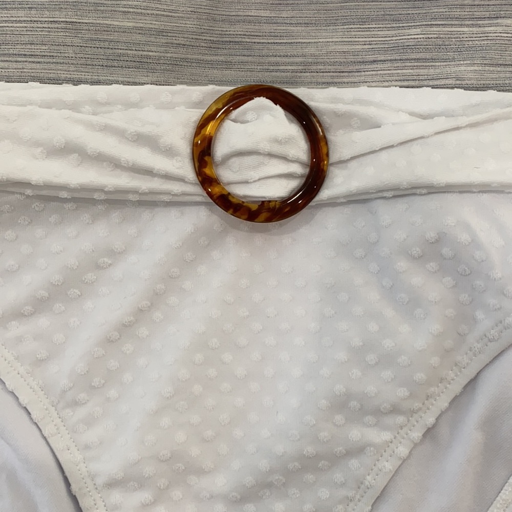 🥥 White Bikini - Picture 6 of 6